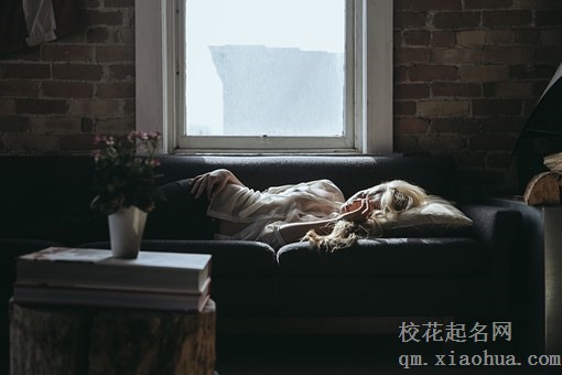 梦见掉下床什么意思