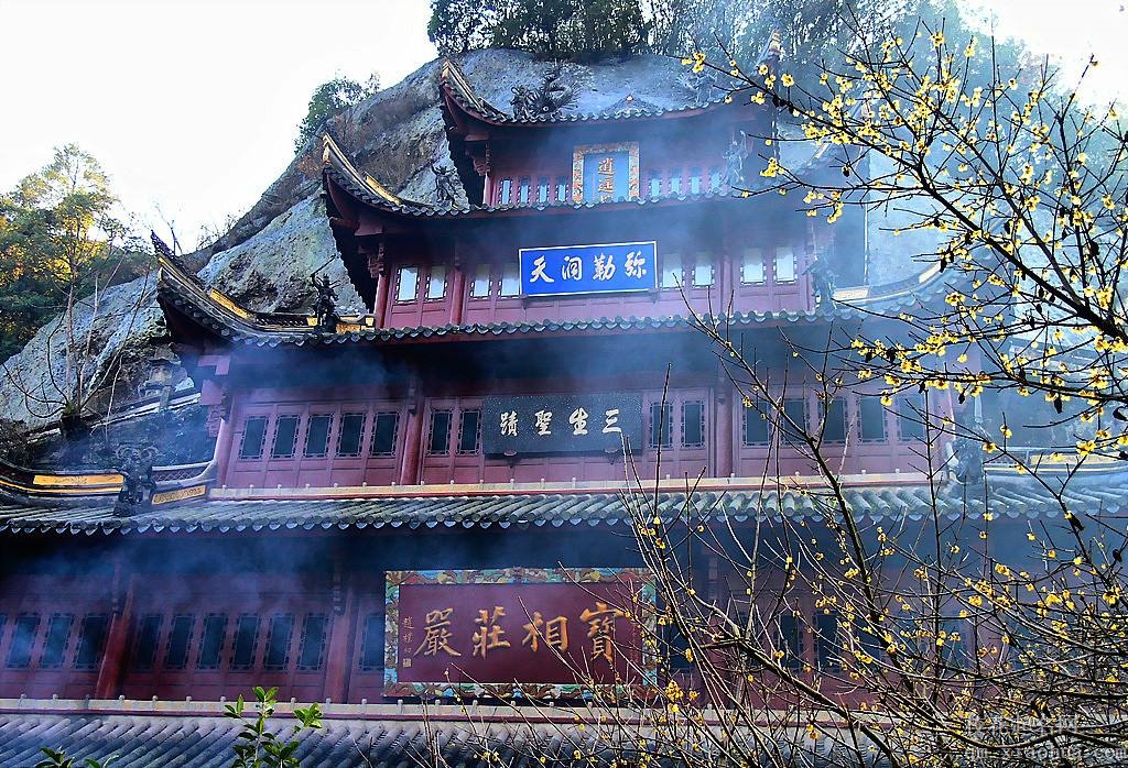 梦见寺庙 庙宇 神庙周公解梦，梦见寺庙 庙宇 神庙是什么意思？