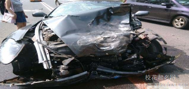 梦见车中放着死人周公解梦，梦见车中放着死人是什么意思？