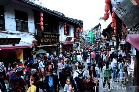 梦见人潮周公解梦，梦见人潮是什么意思？