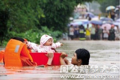 梦见发洪水下大雨