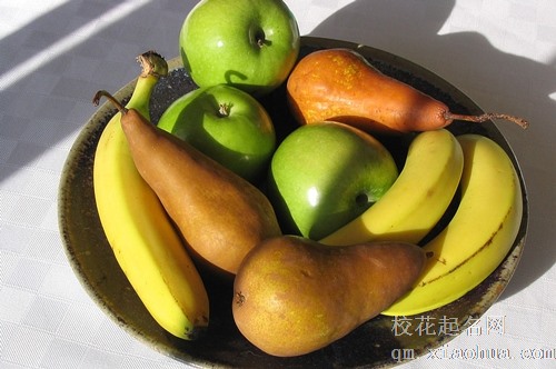 梦见桃树上结了一些梨