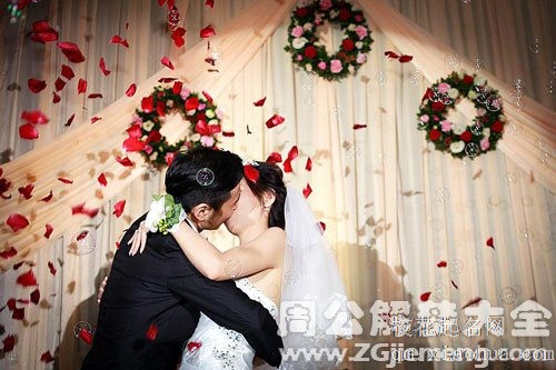 梦见暗恋的人和别人结婚