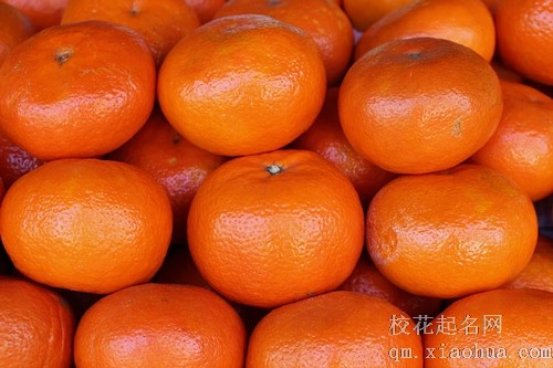 梦见小朋友拿了很多橘子