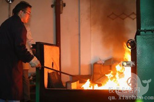 梦见妈妈死了火化