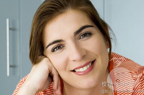 梦见一个女人看我