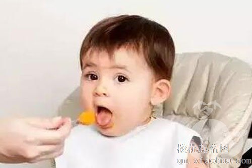 梦见喂东西给小孩