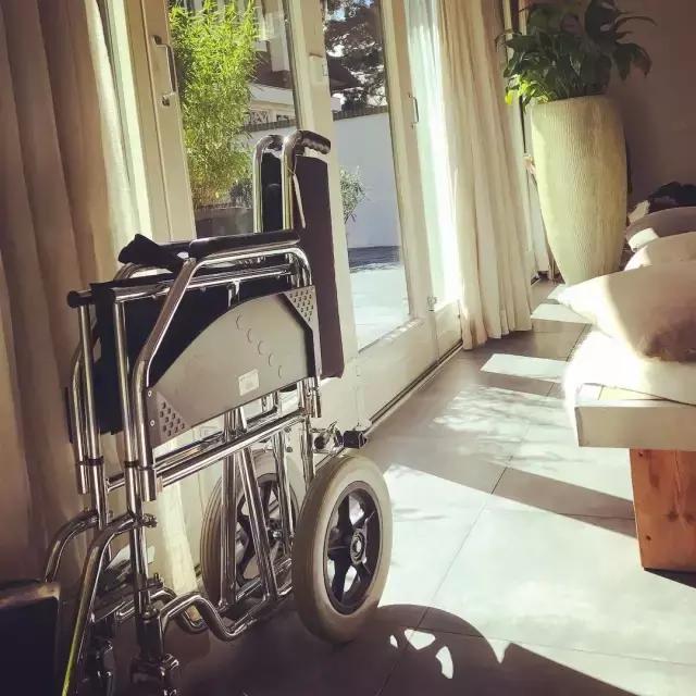 能轻松上下楼梯的黑科技轮椅