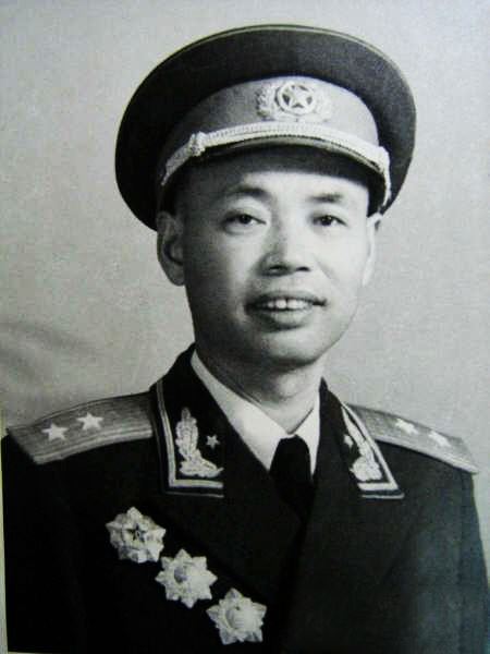 原创王近山曾跟两位开国将军结拜，大哥是中将，二哥是上将