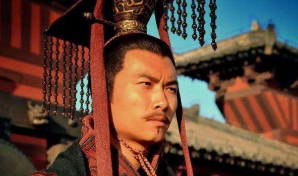 当年曹丕和刘备先后称帝，孙权等了足足八年才称帝，为什么？