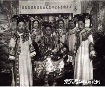 原创盖个凉棚就要花三十万两银子，揭秘慈禧一生到底花了多少钱？