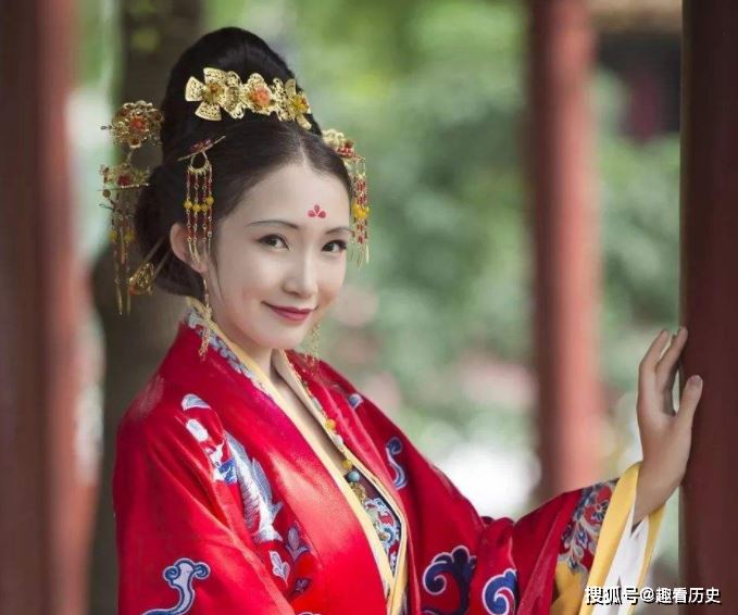 原创她是一代绝色美女，改嫁两次最后拒绝，却遭遇亲兄弟害死