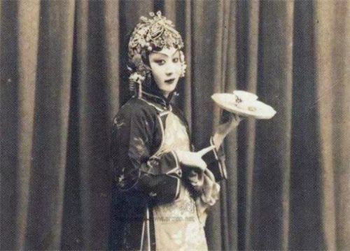 原创新郎掀开红盖头，发现新娘是恋人姑姑，他将错就错不料遇一生挚爱