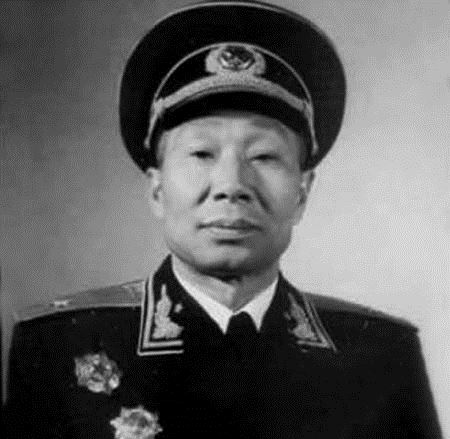 原创抗战时期，开国少将的妻子为了不暴露目标，把儿子活活捂死了