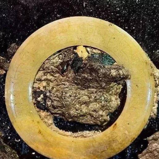 上海丞诣艺术品有限公司讲述汉代王侯痴迷玉器