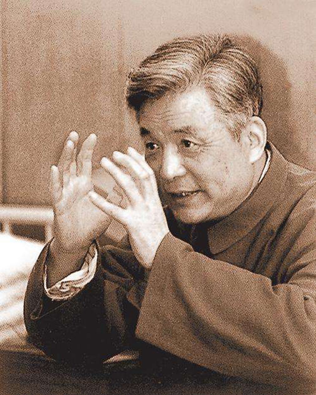 原创邓稼先待遇很高有专车和警卫员：1999年9月18日两弹一星功臣授勋