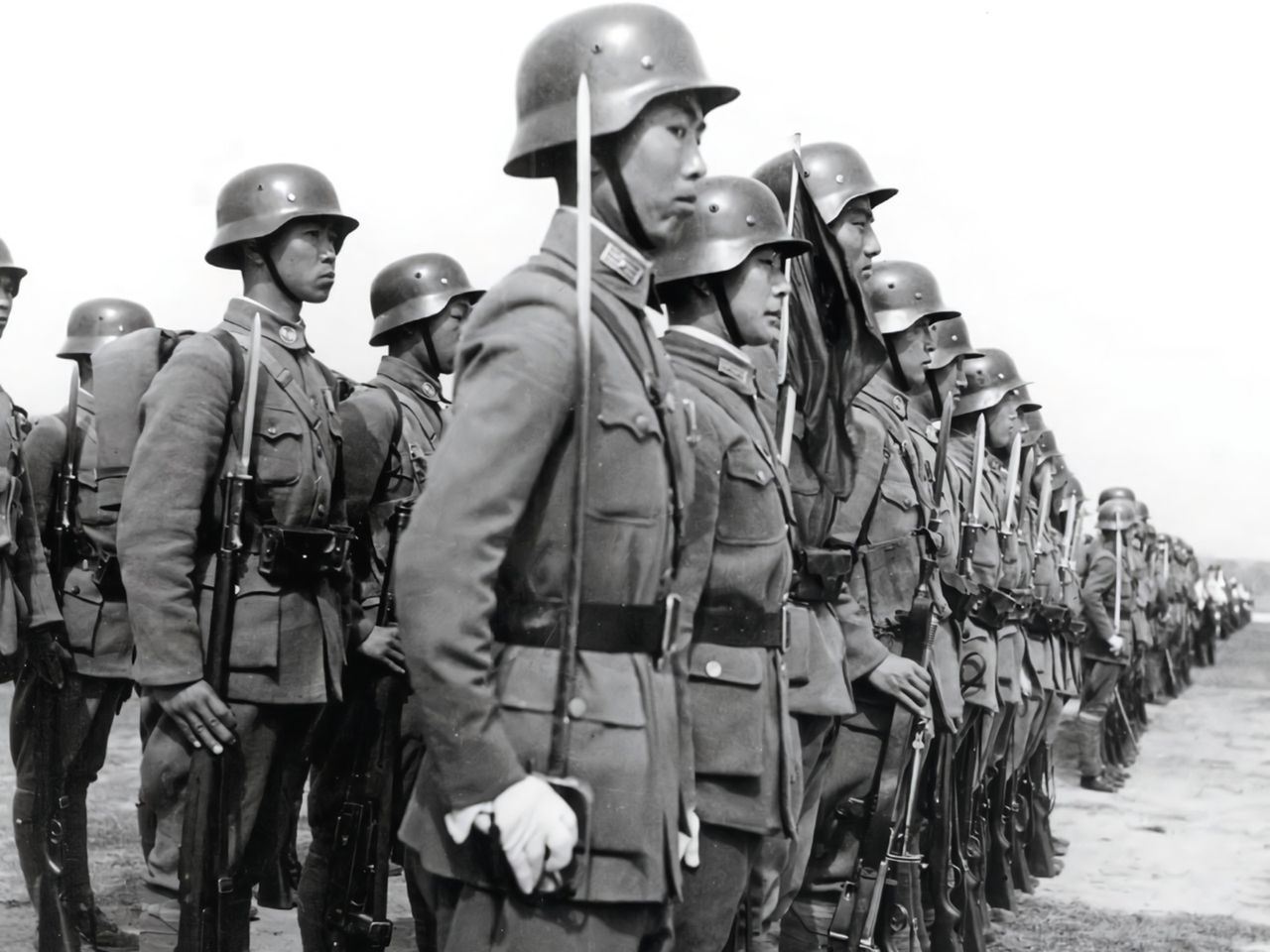 原创杂牌军VS王牌军，国民党德械师是抗战的主力吗？