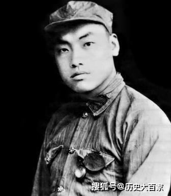 原创他没李克农名气大，也身居幕后，对国军实力门儿清，贡献大授衔高