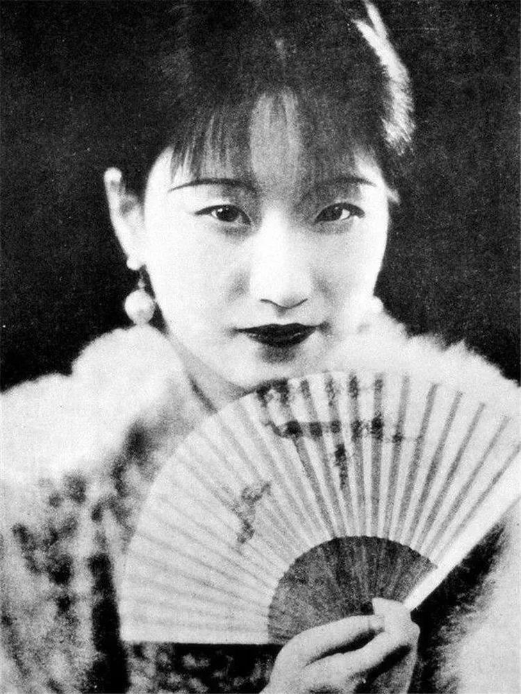 原创陆小曼开销到底多大？为了养她，徐志摩打7份工，还要找前妻借钱