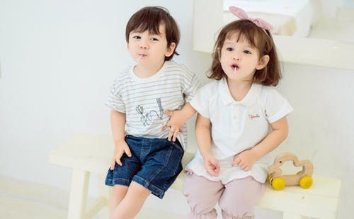 姓余女孩自信的名字