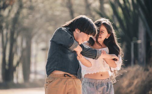 寓意自信独立坚强的男孩名字