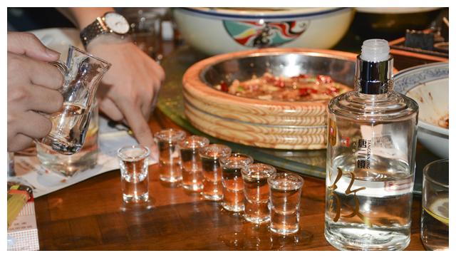 白酒开封后有保质期吗？炎炎夏日白酒该如何存放？