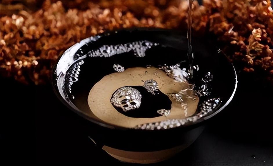 清香型白酒哪个好喝？这4款清香型白酒，老酒鬼基本都是一箱一箱买