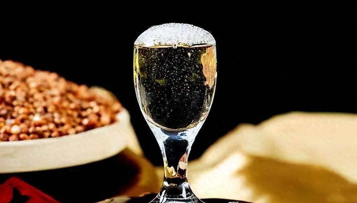 飞天茅台平替揭秘：四款佳酿，老酒友争相尝鲜！