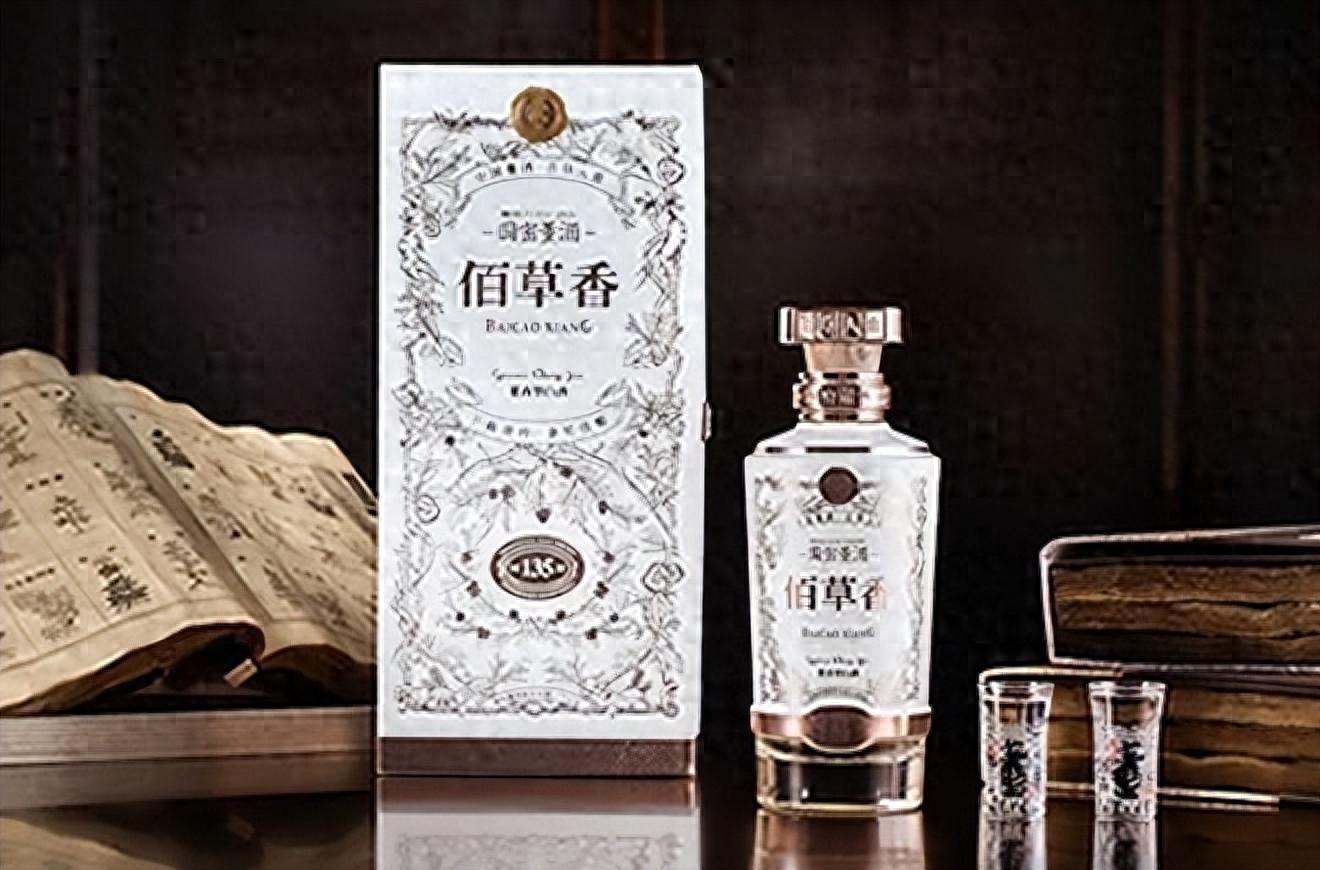 董酒佰草香：酒中榴莲，百味独特，品味非凡 