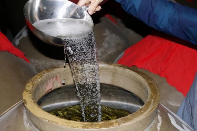 如何补救出现异味的白酒呢「如何补救出现异味的白酒问题」