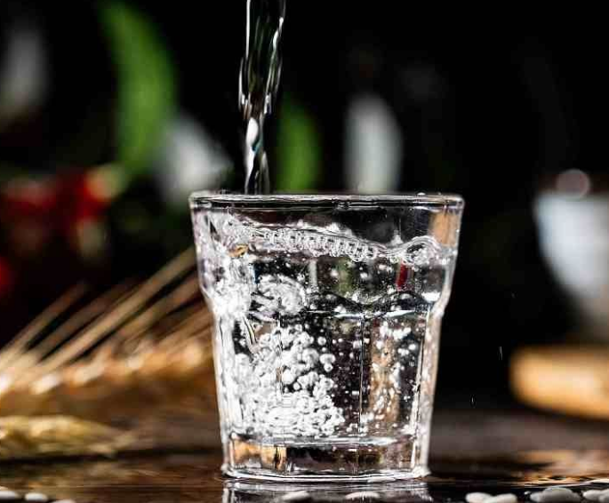 2杯啤酒多久可以开车「2杯啤酒多久能开车上路」