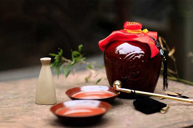 酱香型白酒一般采用什么为原料？ 