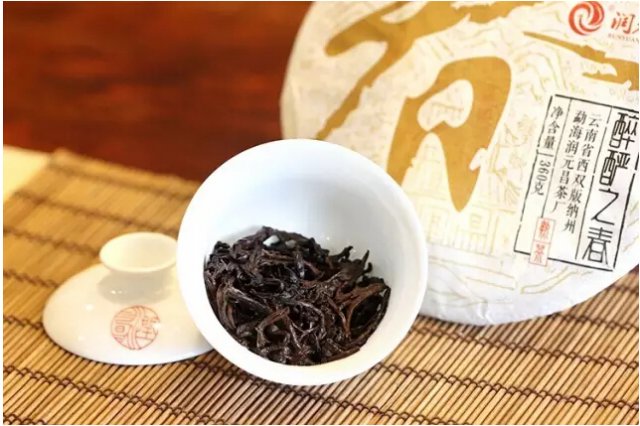 霸王班章普洱茶：独特价格与卓越特点解析