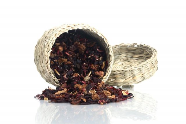 山西平定瓷器传奇：连翘茶香与砂茶壶的千年历史传承