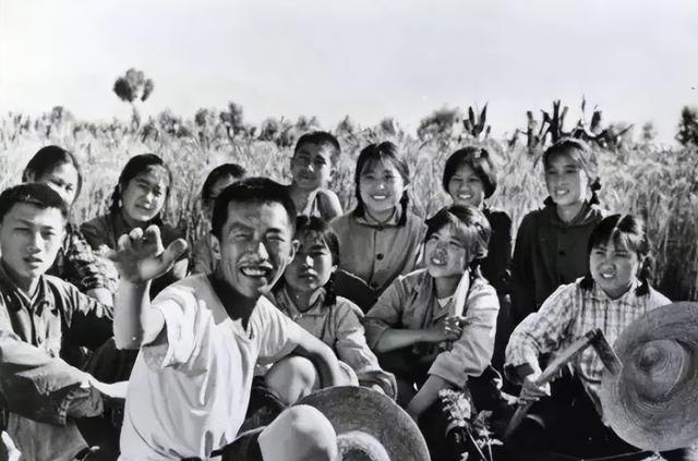 70年代，生产队常喝的“供销社”酒，不是消失就是被人嫌弃