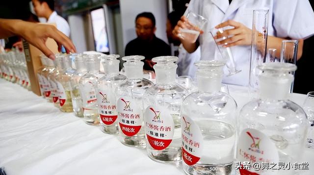 纯粮酒价格不高，为什么还有酒厂生产勾兑酒，酿酒师解释原因