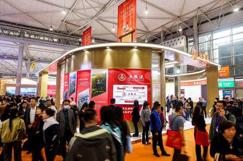 五粮液携手和美春糖，以“大国浓香”共赴酒界盛宴 