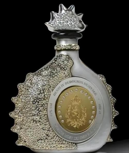 世界上最贵的酒,喝一口就是一套房