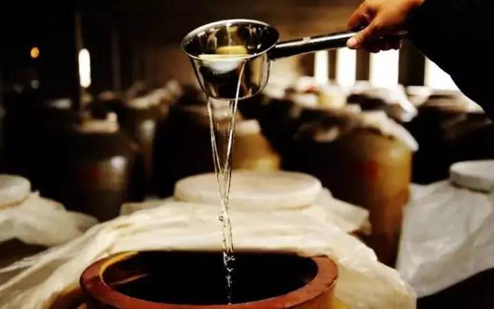 好酒都有哪些“标志”？这些常见的标识都代表着什么？
