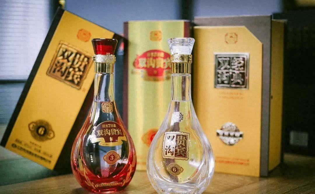四川浓香白酒十大品牌盘点，粮策五粮液稳坐榜单，品质之选！