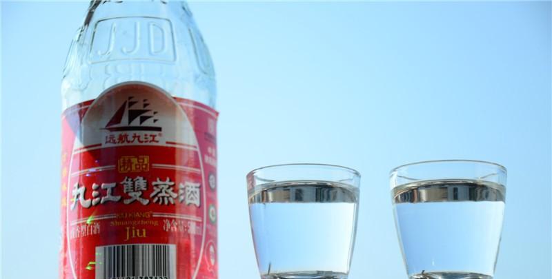 广东美酒传奇揭幕：探秘三大名酒之首——九江双蒸酒的独特魅力
