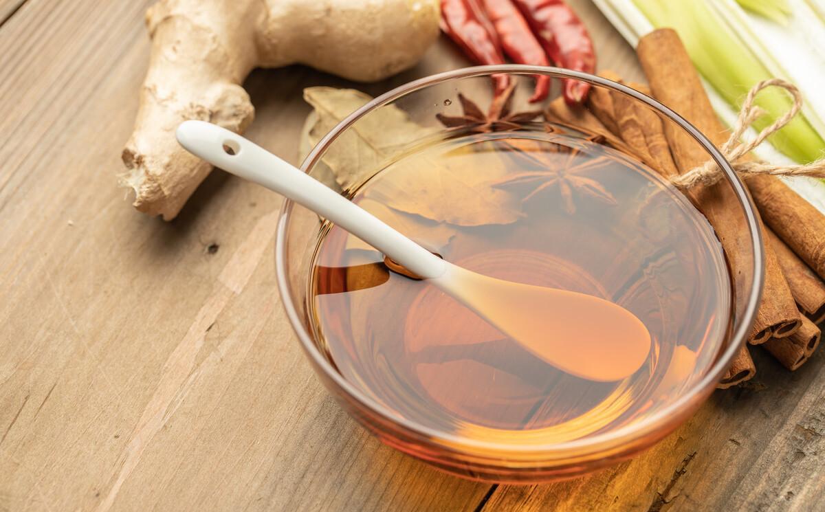 料酒可以直接喝吗：揭秘料酒的真正用途与喝法疑云