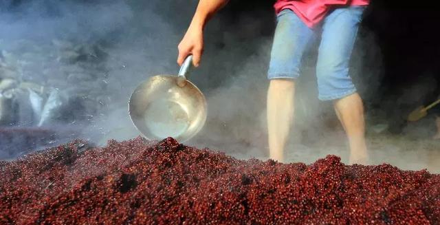 揭秘中国酱酒核心产区：如何识别正宗地域佳酿