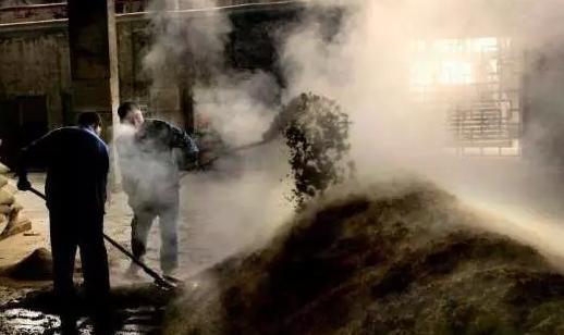 茅台镇的奥秘：探寻中国酱酒核心产区的独特魅力