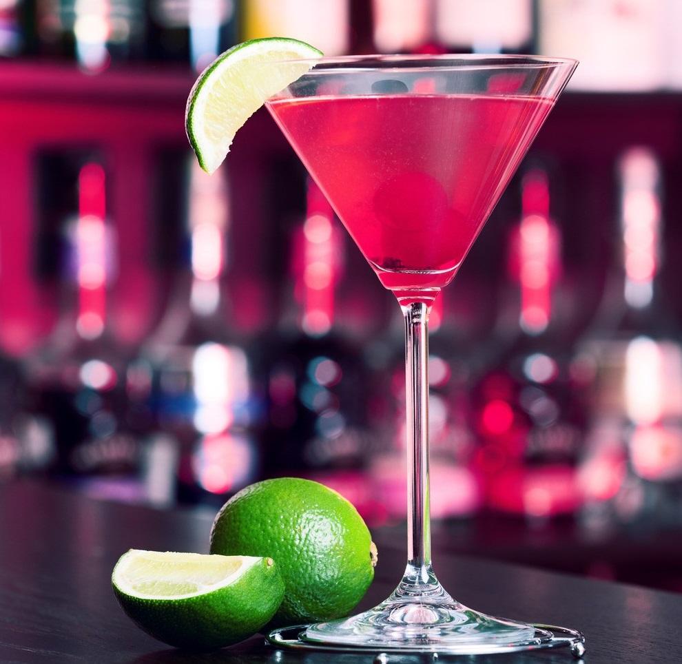 品鉴与创作：解锁经典葡萄酒鸡尾酒的秘诀