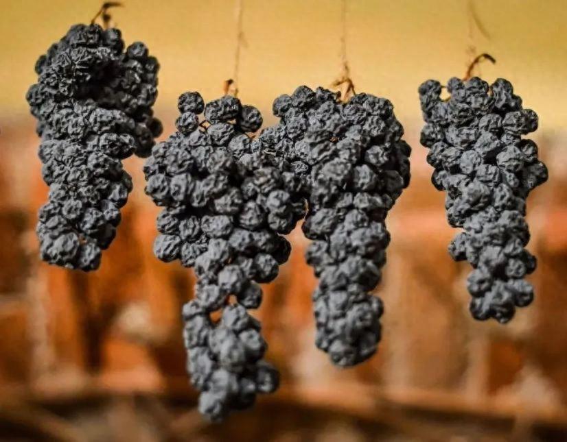 美丽误区的液体珍宝：探索阿玛罗尼三剑客的酿造奥秘