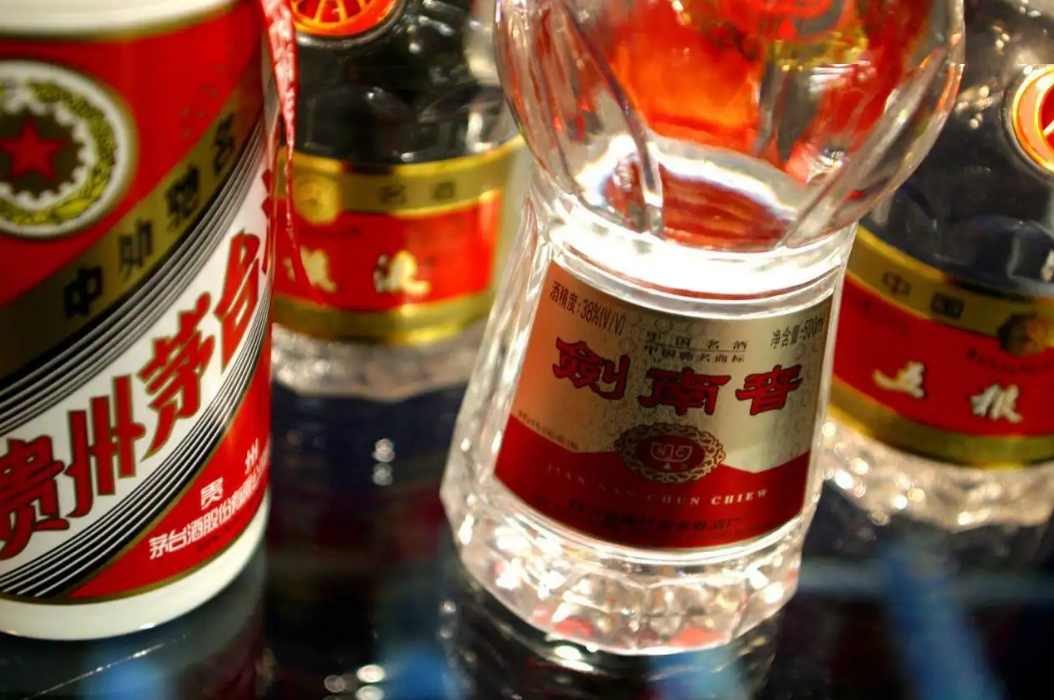 资深酒友推荐的五款佳酿，“茅五剑”之外，你尝过几款？