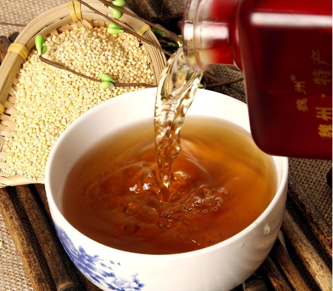 黄酒衰落之谜：千年佳酿为何淡出视野？