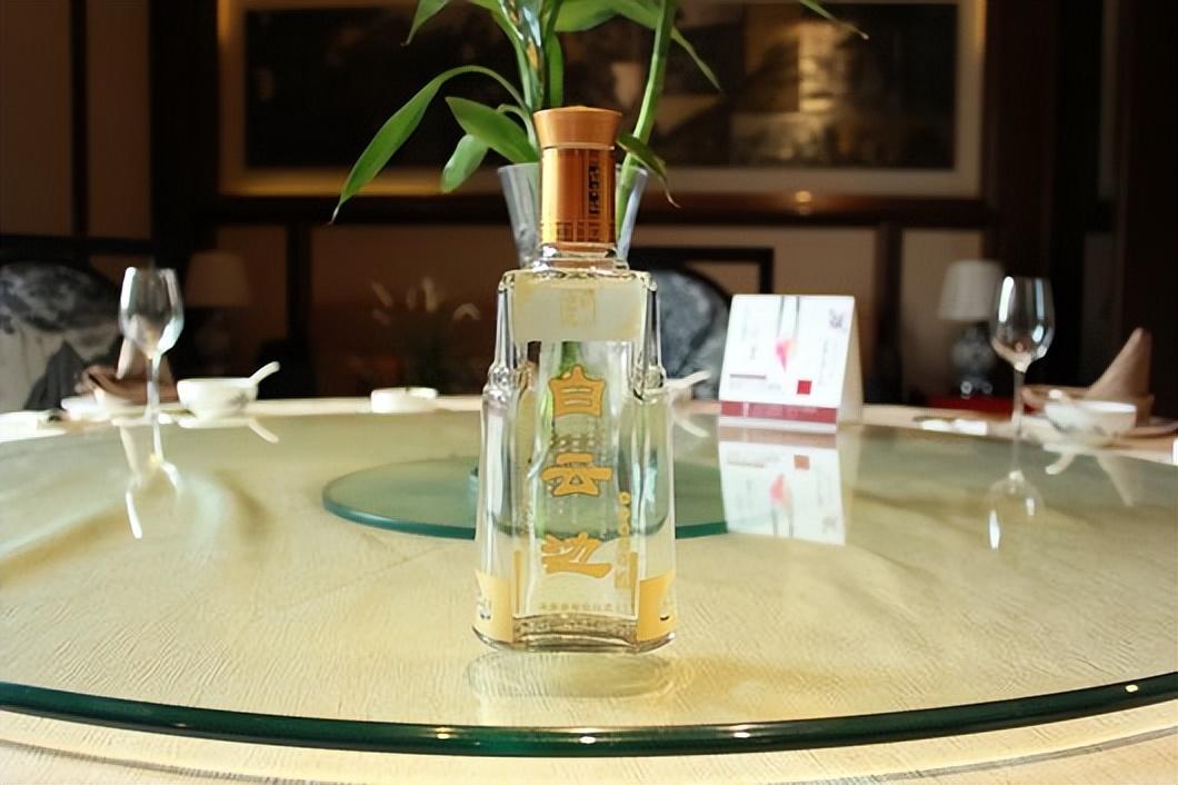 白酒圈潜规则揭秘：4款小众佳酿，品质高价格优！ 