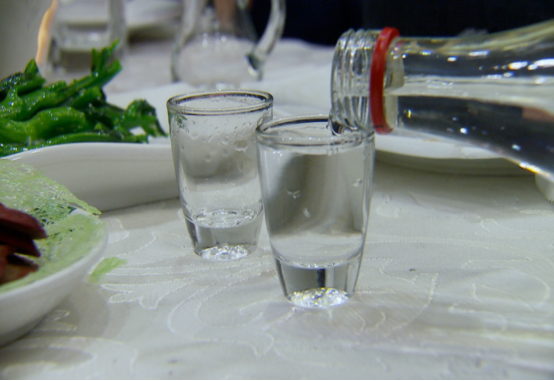 买酒小窍门：四句口诀挑好酒，正品轻松入手